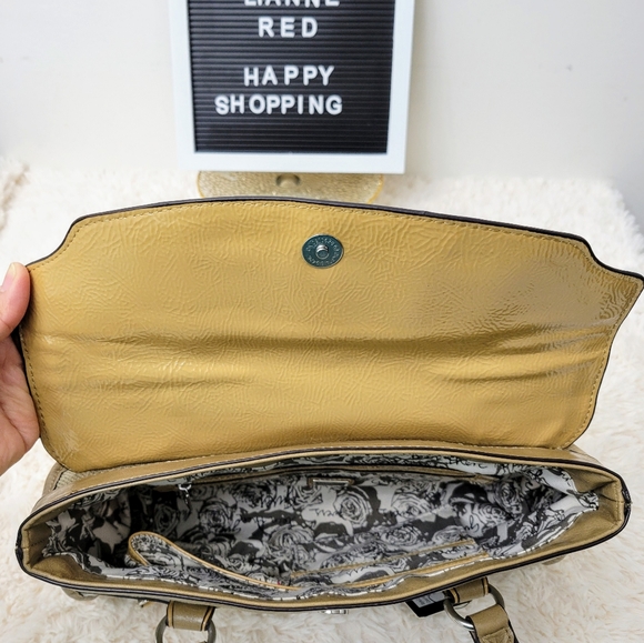 NWOT GUESS Tylera Canvas Bag - Picture 8 of 9